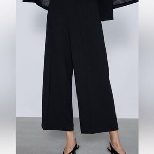 Zara Black Wide-Leg capris